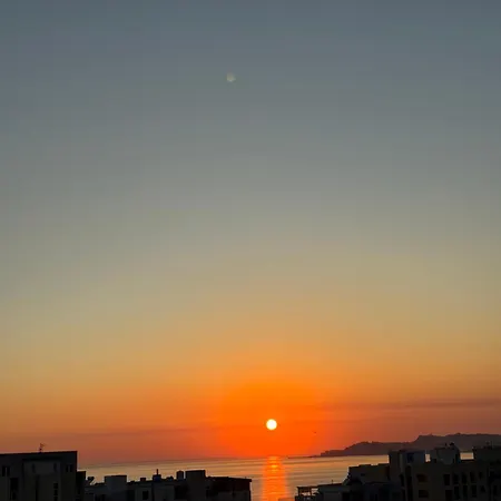 Sunrise Retreat Apartment *