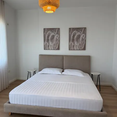 Sunrise Retreat Apartment *